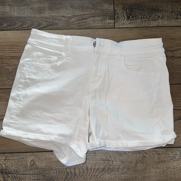 American Eagle white shorts - Picture 1 of 3